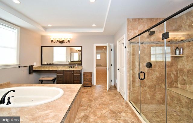 19 GOLDNEY DR, Newtown, PA 18940