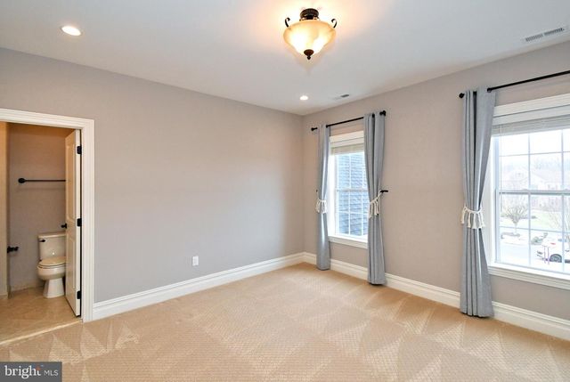 19 GOLDNEY DR, Newtown, PA 18940