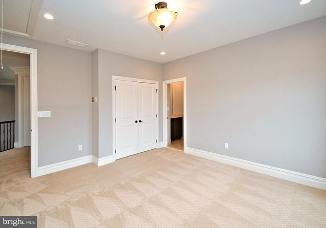 19 GOLDNEY DR, Newtown, PA 18940