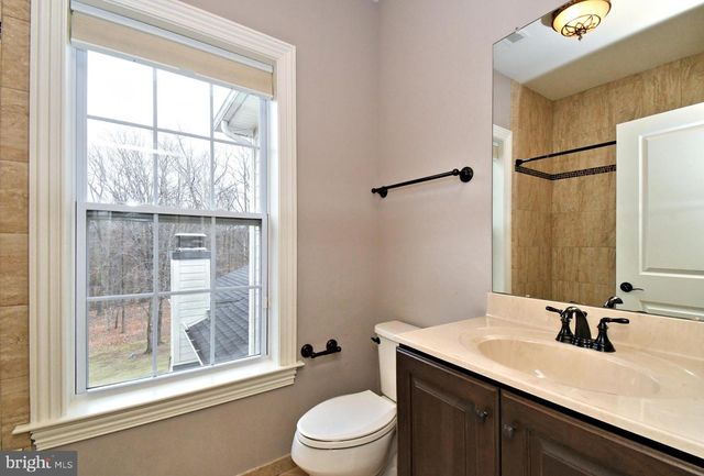 19 GOLDNEY DR, Newtown, PA 18940