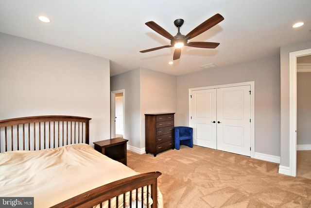 19 GOLDNEY DR, Newtown, PA 18940