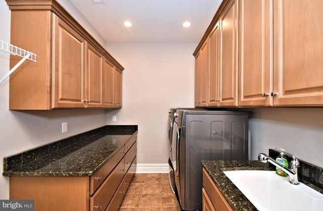 19 GOLDNEY DR, Newtown, PA 18940