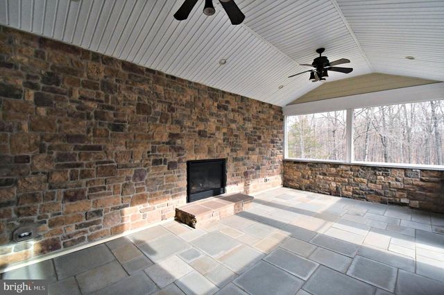 19 GOLDNEY DR, Newtown, PA 18940