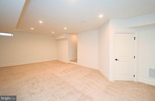 19 GOLDNEY DR, Newtown, PA 18940