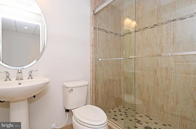 19 GOLDNEY DR, Newtown, PA 18940