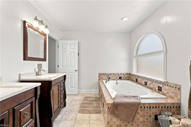 608 Archer CT, Chesapeake, VA 23322