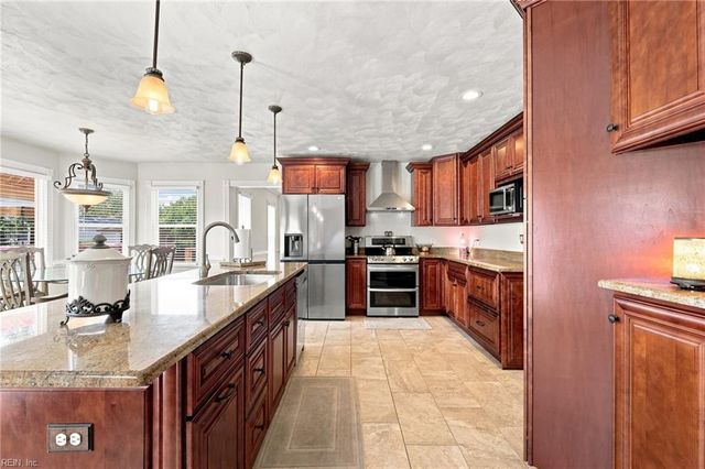 608 Archer CT, Chesapeake, VA 23322