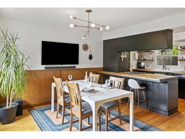 28 Se 111TH Ave, Portland, OR 97216
