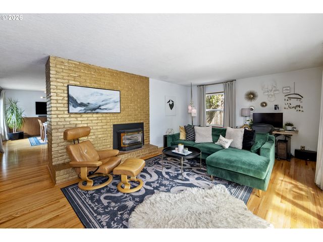 28 Se 111TH Ave, Portland, OR 97216