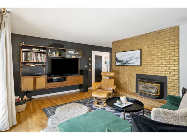 28 Se 111TH Ave, Portland, OR 97216