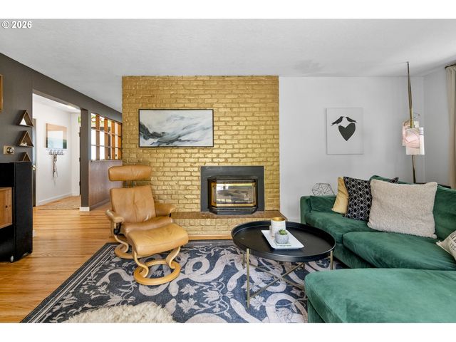 28 Se 111TH Ave, Portland, OR 97216