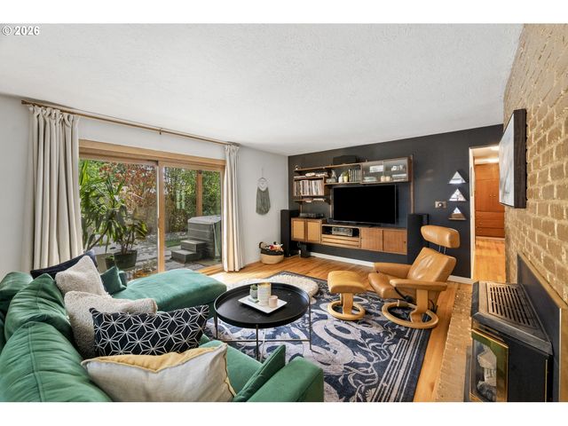 28 Se 111TH Ave, Portland, OR 97216