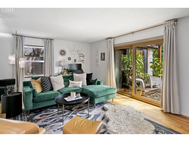 28 Se 111TH Ave, Portland, OR 97216