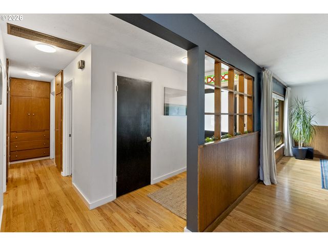 28 Se 111TH Ave, Portland, OR 97216
