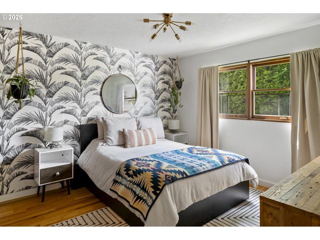 28 Se 111TH Ave, Portland, OR 97216