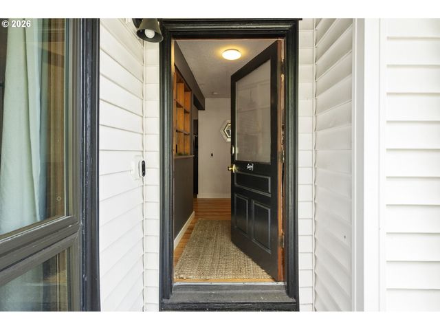 28 Se 111TH Ave, Portland, OR 97216