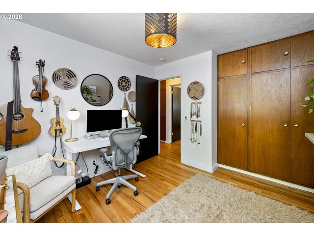 28 Se 111TH Ave, Portland, OR 97216