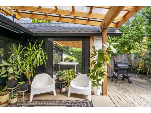 28 Se 111TH Ave, Portland, OR 97216