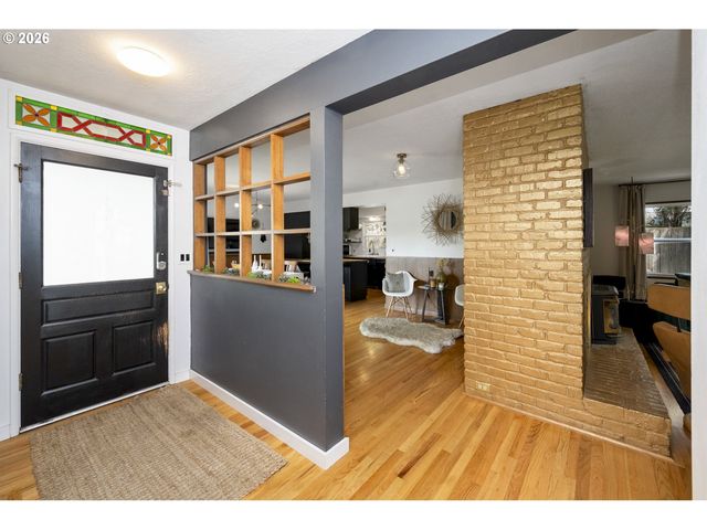 28 Se 111TH Ave, Portland, OR 97216