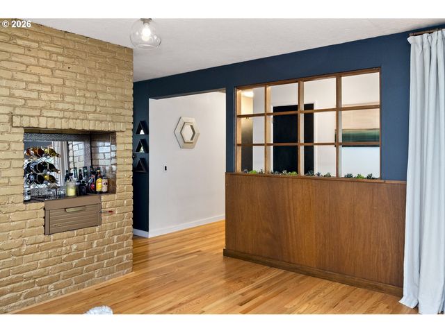 28 Se 111TH Ave, Portland, OR 97216
