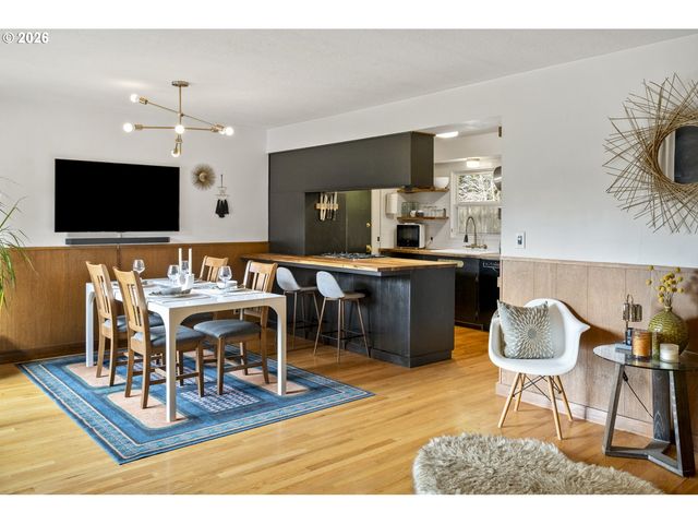 28 Se 111TH Ave, Portland, OR 97216
