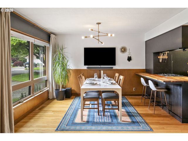 28 Se 111TH Ave, Portland, OR 97216