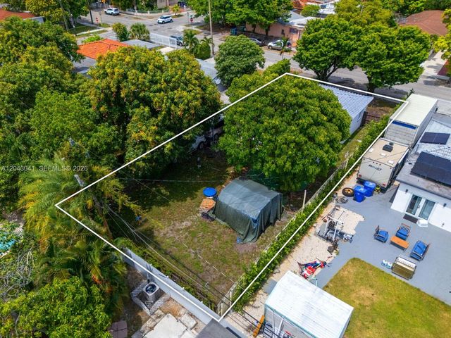 270 NW 51st Avenue, Miami, FL 33126