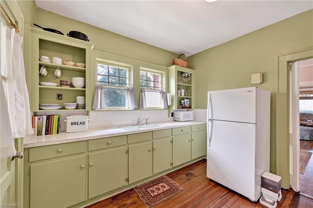 725 Lockland Avenue, Winston-salem, NC 27103