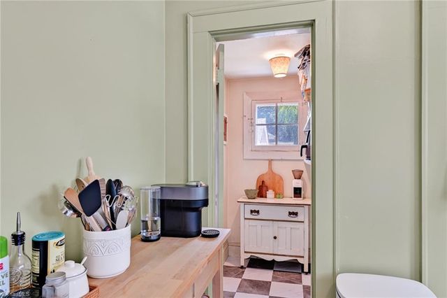 725 Lockland Avenue, Winston-salem, NC 27103
