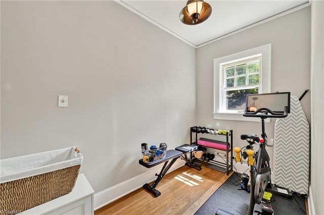 725 Lockland Avenue, Winston-salem, NC 27103