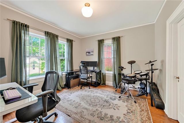 725 Lockland Avenue, Winston-salem, NC 27103