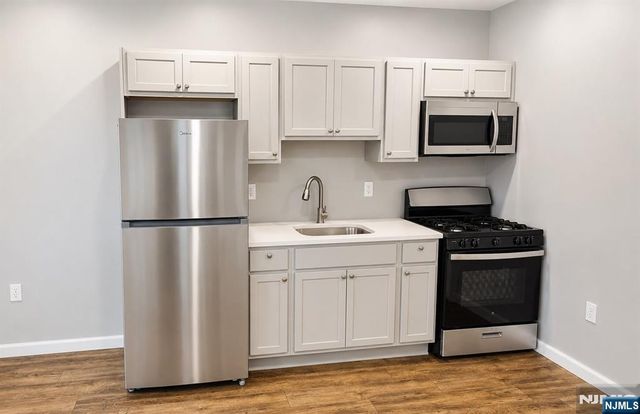647 Grove Street, Irvington, NJ 07111