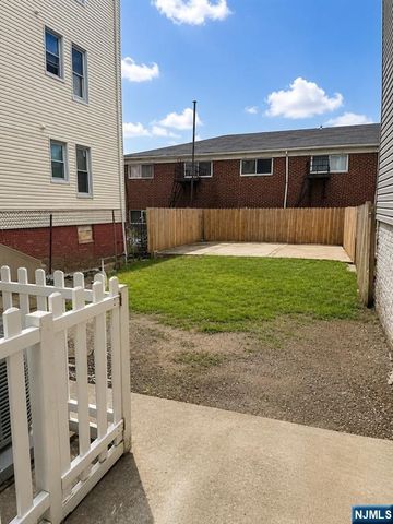 647 Grove Street, Irvington, NJ 07111
