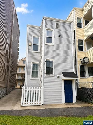 647 Grove Street, Irvington, NJ 07111