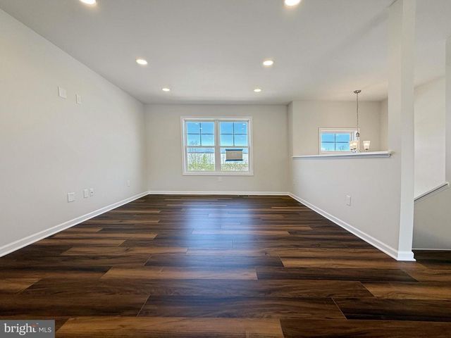 10 CHELTENHAM LN, Carlisle, PA 17013