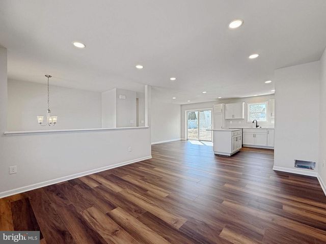 10 CHELTENHAM LN, Carlisle, PA 17013