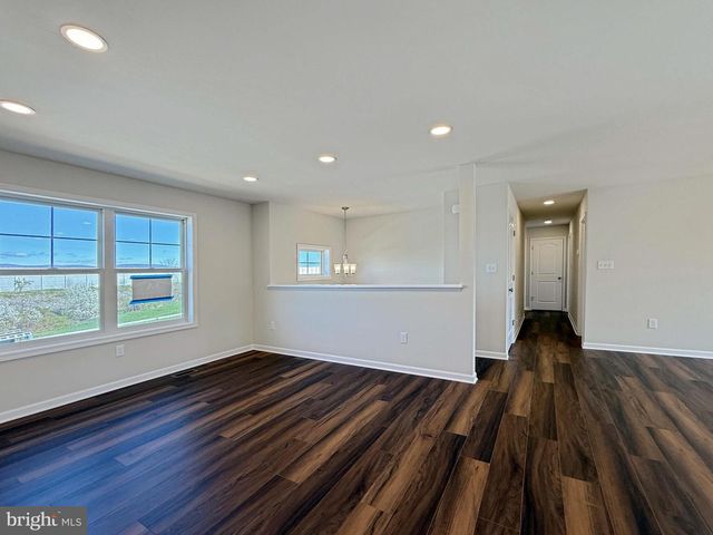 10 CHELTENHAM LN, Carlisle, PA 17013