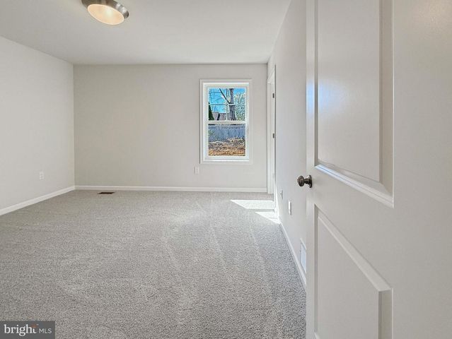 10 CHELTENHAM LN, Carlisle, PA 17013