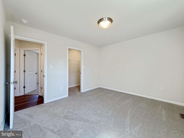 10 CHELTENHAM LN, Carlisle, PA 17013