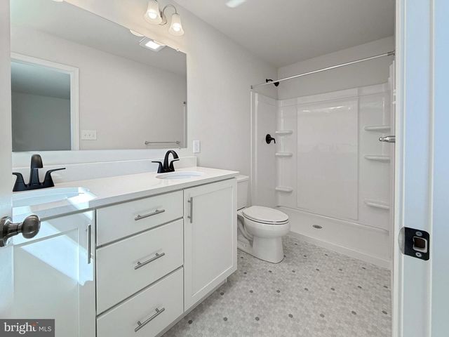 10 CHELTENHAM LN, Carlisle, PA 17013