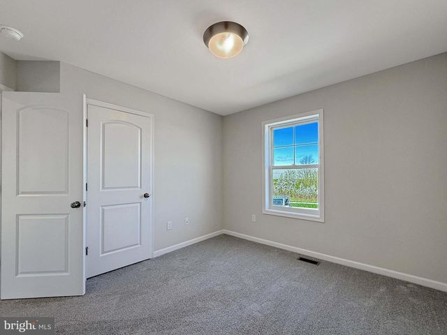 10 CHELTENHAM LN, Carlisle, PA 17013