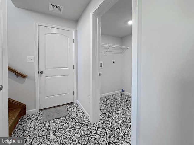 10 CHELTENHAM LN, Carlisle, PA 17013