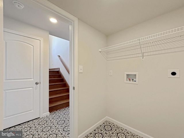 10 CHELTENHAM LN, Carlisle, PA 17013