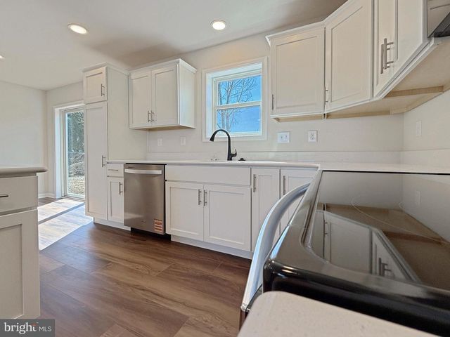 10 CHELTENHAM LN, Carlisle, PA 17013