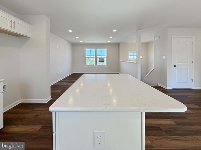 10 CHELTENHAM LN, Carlisle, PA 17013