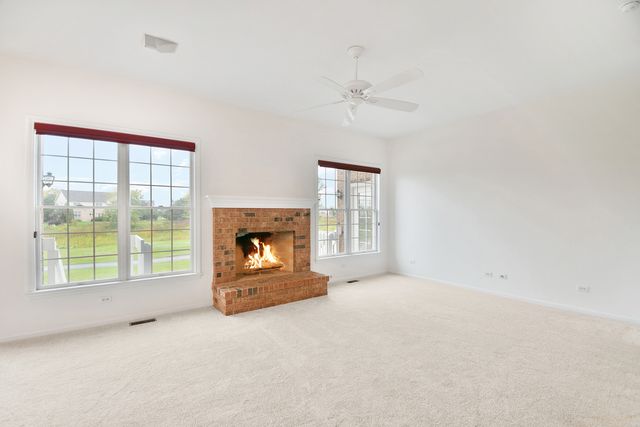 19 EAGLE RIDGE Drive, Hawthorn Woods, IL 60047