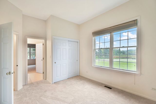 19 EAGLE RIDGE Drive, Hawthorn Woods, IL 60047