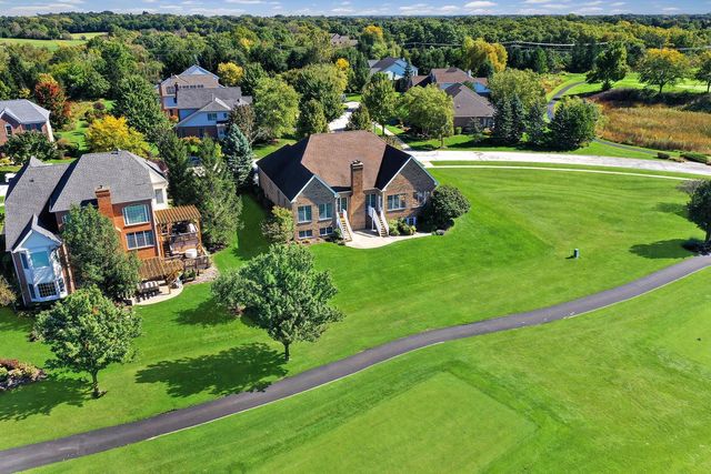 19 EAGLE RIDGE Drive, Hawthorn Woods, IL 60047