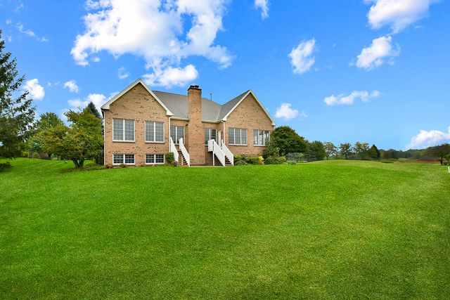 19 EAGLE RIDGE Drive, Hawthorn Woods, IL 60047