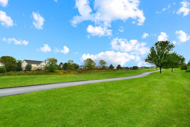 19 EAGLE RIDGE Drive, Hawthorn Woods, IL 60047